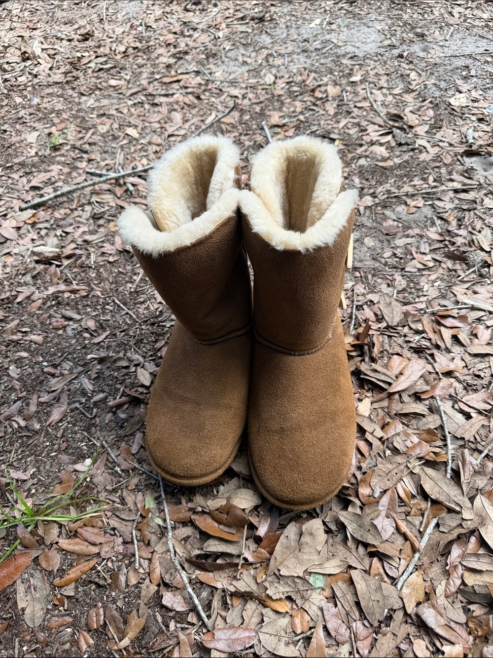 BearPaw Women's Brown Suede Shearling-Lined Ankle Boots. NWOT SIZE 8